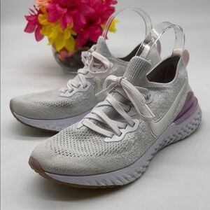 Nike Gray Athletic Shoes with Cushioned Sole and Breathable Mesh NK8425